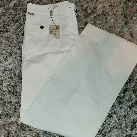 Womans Burberry Pants - Picture 4 of 6